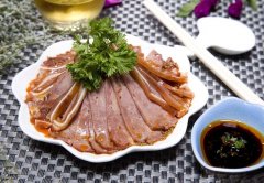 天富开户新手怎么做好卤菜上色 高颜值美味就靠